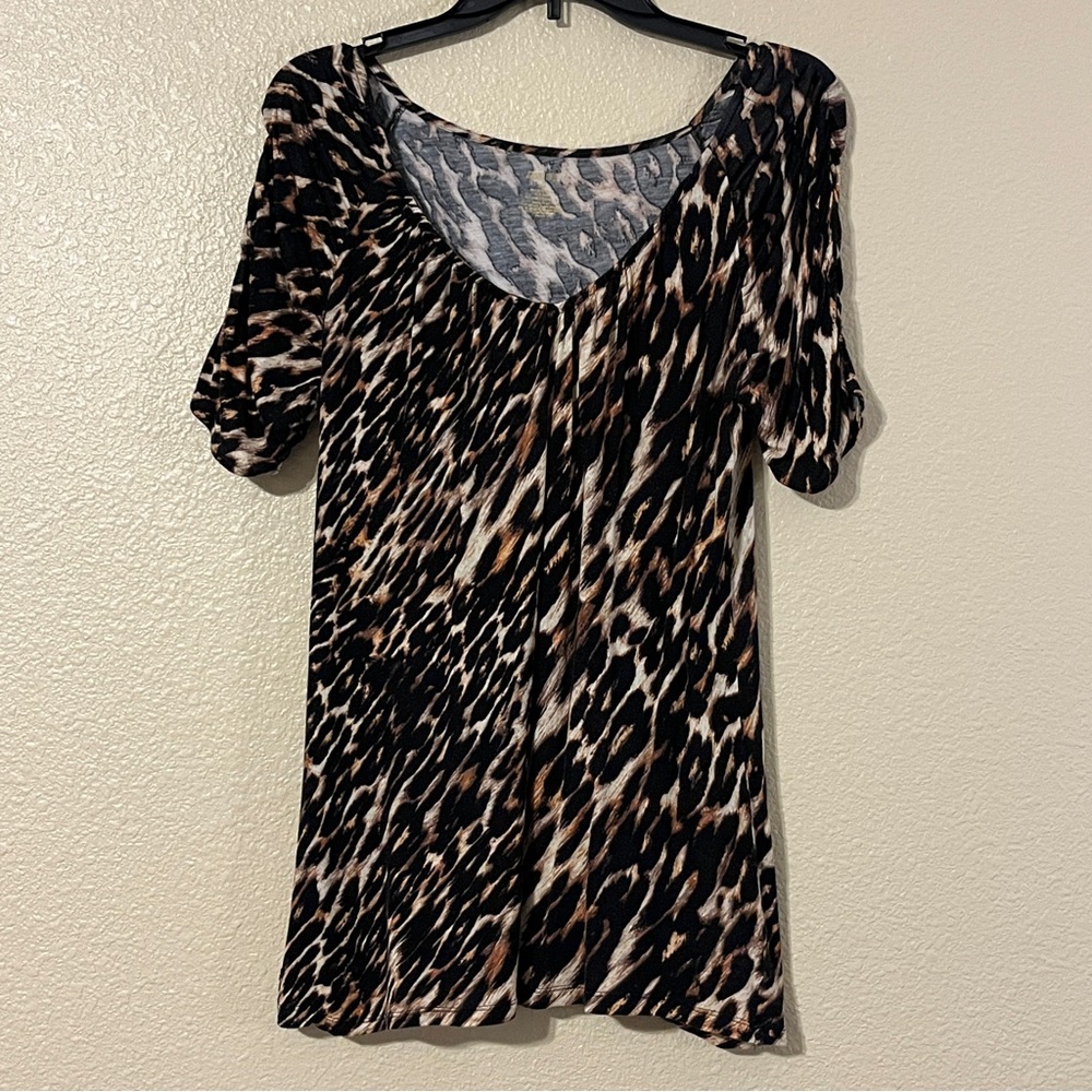Jennifer Lopez Women’s M Leopard Print V-Neck Top